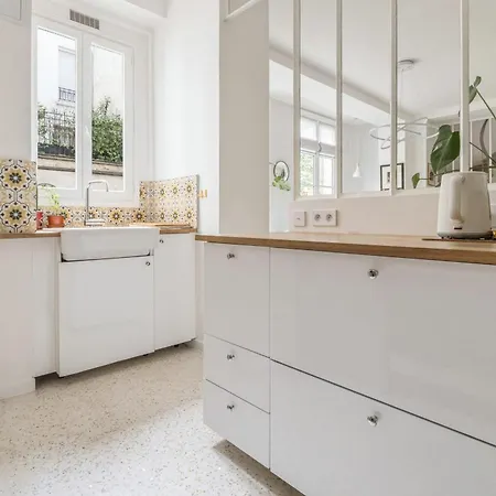 Large House Renovated In - Welkeys *