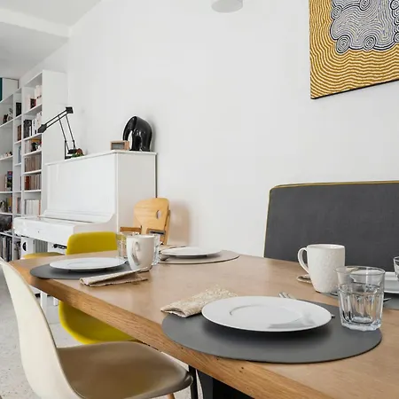 Large House Renovated In - Welkeys * Parijs