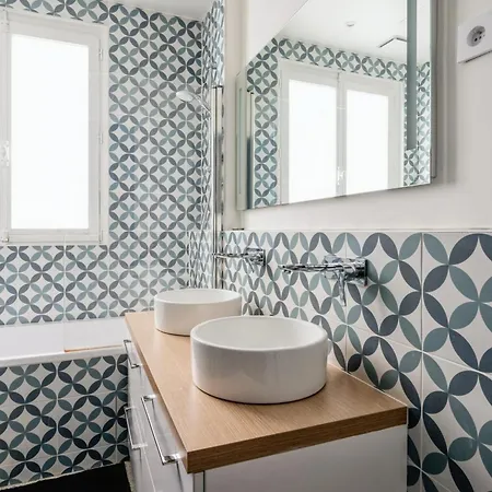 Large House Renovated In - Welkeys Vakantiehuis