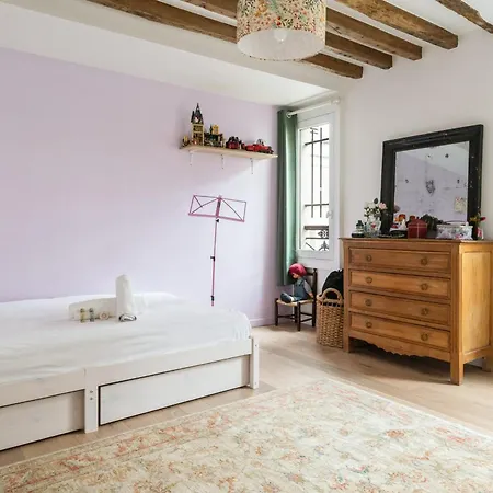 Vakantiehuis Large House Renovated In - Welkeys Parijs